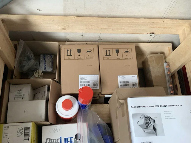 Partij installatiemateriaal - afbeelding 2 van  5
