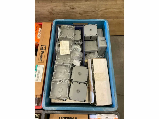 Partij installatiemateriaal - afbeelding 9 van  9