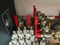 Partij installatiemateriaal - afbeelding 4 van  11