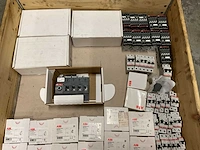 Partij installatiemateriaal - afbeelding 3 van  9