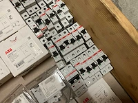 Partij installatiemateriaal - afbeelding 6 van  9