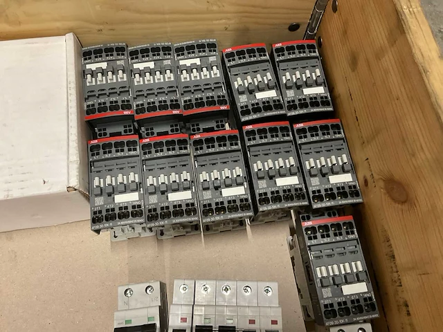 Partij installatiemateriaal - afbeelding 7 van  9
