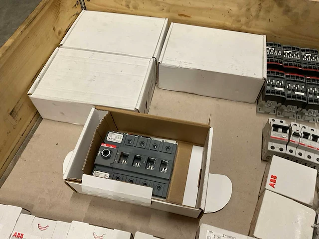 Partij installatiemateriaal - afbeelding 8 van  9