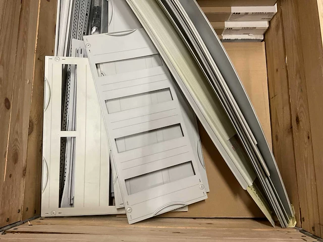 Partij installatiemateriaal - afbeelding 2 van  5