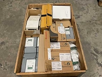 Partij installatiemateriaal - afbeelding 1 van  10