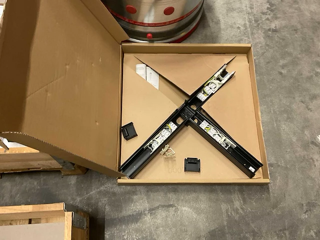 Partij installatiemateriaal - afbeelding 2 van  5