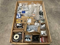Partij installatiemateriaal - afbeelding 1 van  3