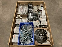 Partij installatiemateriaal - afbeelding 1 van  8