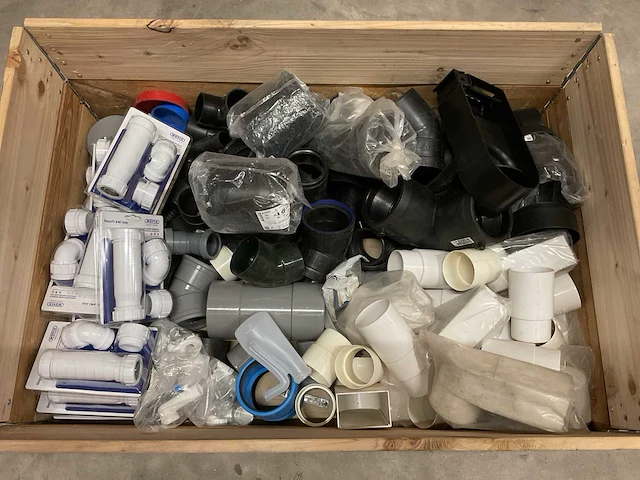 Partij installatiemateriaal - afbeelding 1 van  3