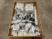 Partij installatiemateriaal - afbeelding 1 van  4