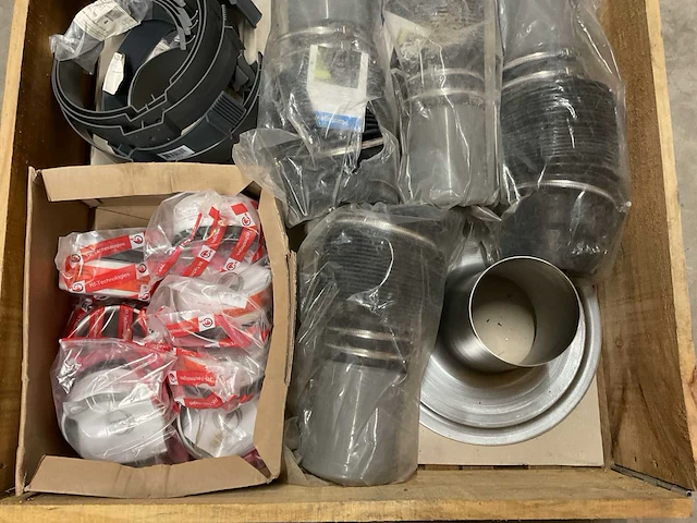 Partij installatiemateriaal - afbeelding 2 van  7