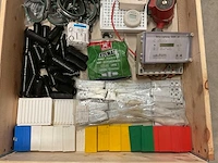 Partij installatiemateriaal - afbeelding 2 van  3