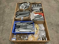 Partij installatiemateriaal - afbeelding 1 van  3