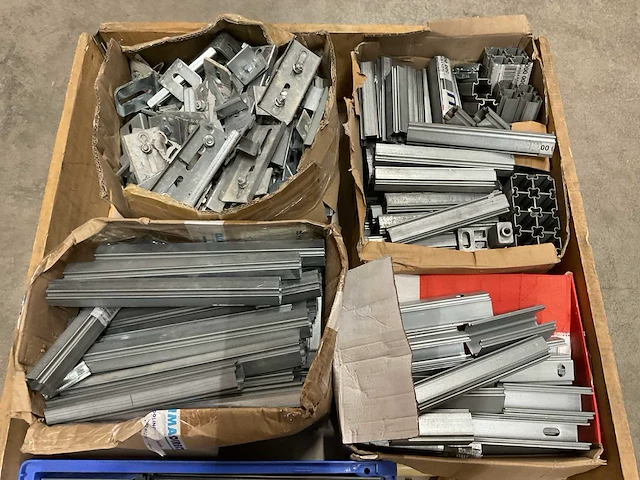 Partij installatiemateriaal - afbeelding 3 van  3
