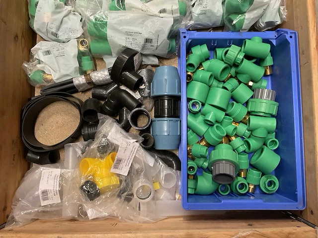 Partij installatiemateriaal - afbeelding 2 van  6