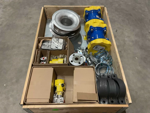 Partij installatiemateriaal - afbeelding 1 van  8
