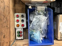 Partij installatiemateriaal - afbeelding 2 van  6