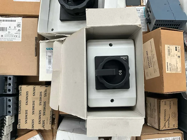 Partij installatiemateriaal - afbeelding 3 van  7