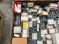 Partij installatiemateriaal - afbeelding 6 van  7