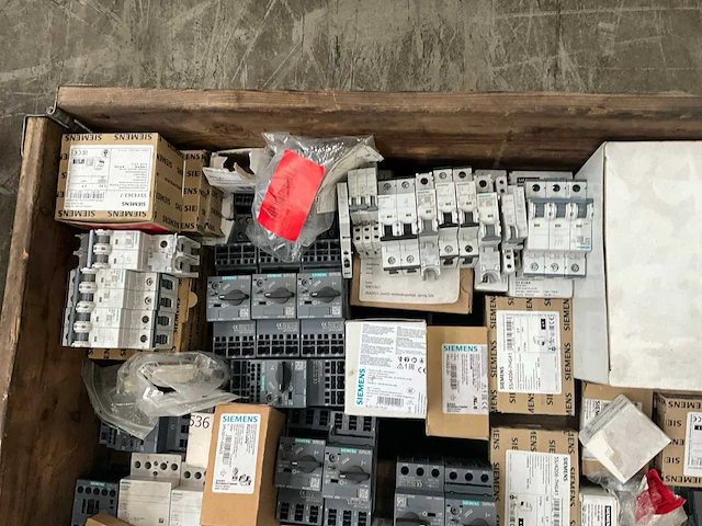 Partij installatiemateriaal - afbeelding 7 van  7
