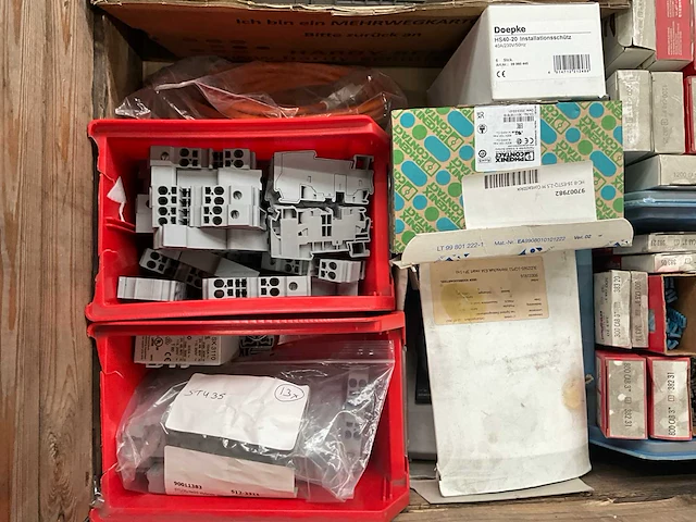 Partij installatiemateriaal - afbeelding 2 van  7