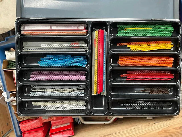 Partij installatiemateriaal - afbeelding 3 van  7