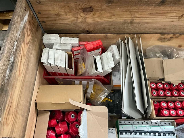 Partij installatiemateriaal - afbeelding 6 van  7