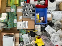 Partij installatiemateriaal - afbeelding 3 van  4