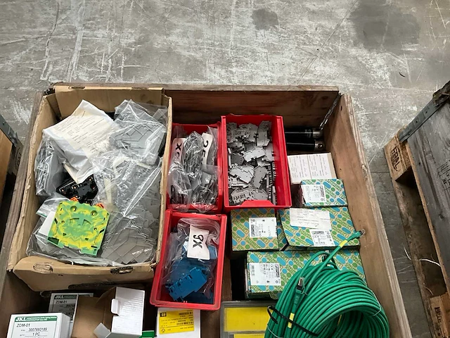 Partij installatiemateriaal - afbeelding 6 van  6