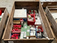 Partij installatiemateriaal - afbeelding 1 van  3