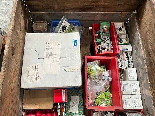 Partij installatiemateriaal - afbeelding 3 van  3