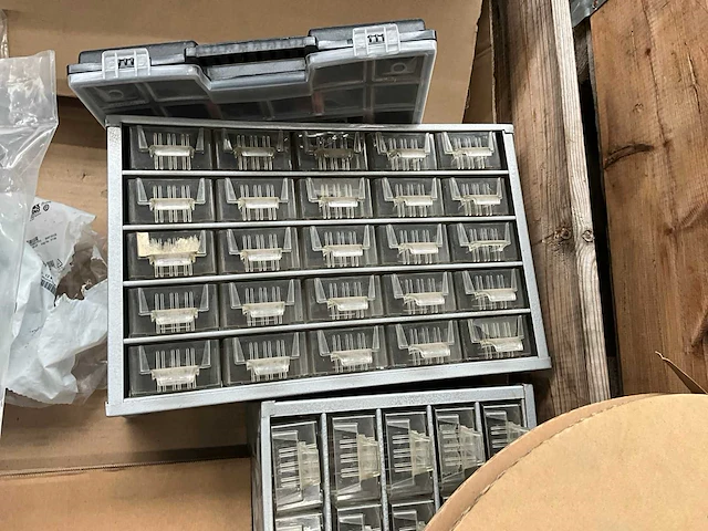 Partij installatiemateriaal - afbeelding 8 van  10