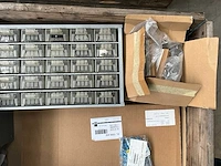 Partij installatiemateriaal - afbeelding 10 van  10