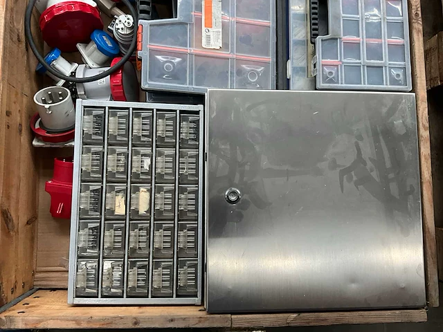 Partij installatiemateriaal - afbeelding 2 van  4