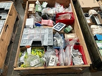 Partij installatiemateriaal - afbeelding 1 van  5