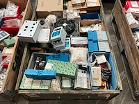 Partij installatiemateriaal - afbeelding 1 van  10