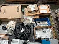 Partij installatiemateriaal - afbeelding 10 van  10