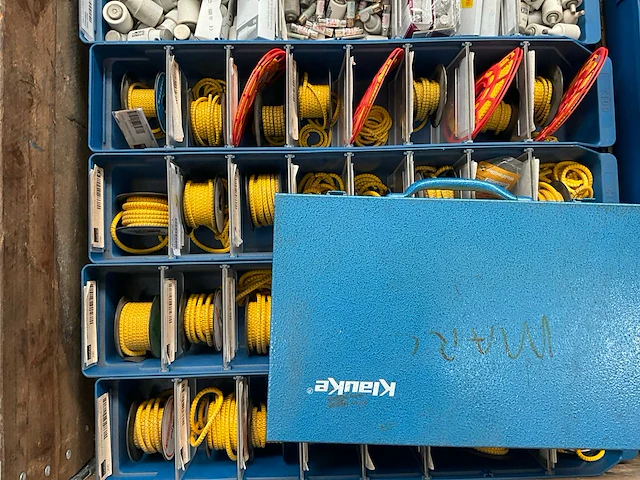 Partij installatiemateriaal - afbeelding 2 van  5