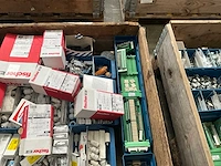 Partij installatiemateriaal - afbeelding 4 van  5