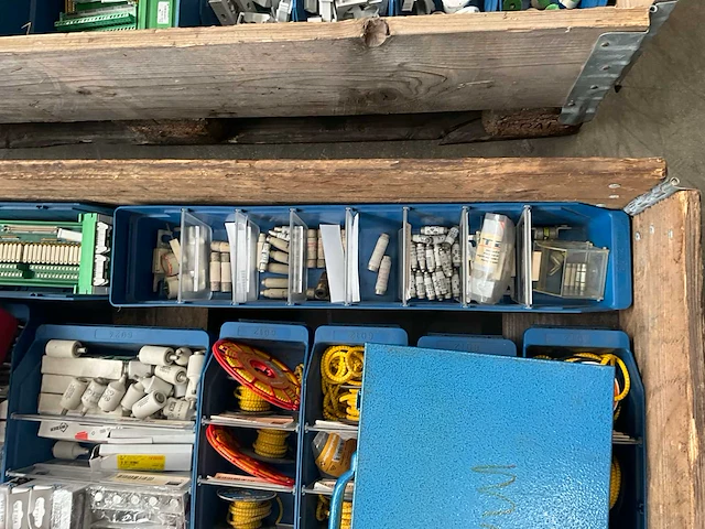 Partij installatiemateriaal - afbeelding 5 van  5