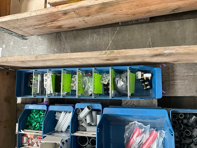 Partij installatiemateriaal - afbeelding 3 van  3