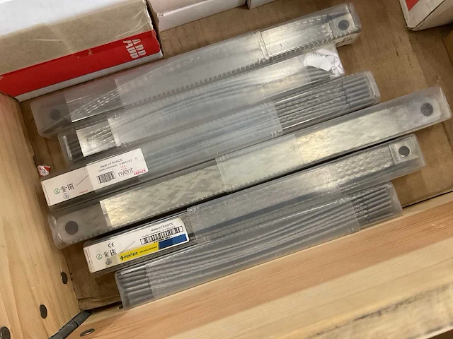 Partij installatiemateriaal - afbeelding 8 van  12