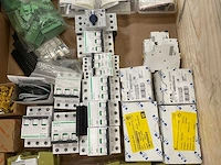 Partij installatiemateriaal - afbeelding 9 van  10
