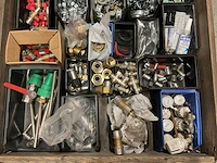 Partij installatiemateriaal - afbeelding 2 van  3