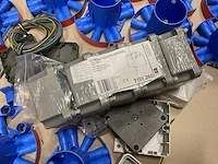 Partij installatiemateriaal - afbeelding 4 van  4