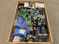 Partij installatiemateriaal - afbeelding 1 van  3