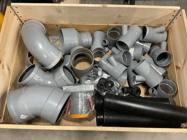 Partij installatiemateriaal - afbeelding 1 van  3