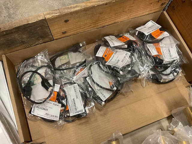 Partij installatiemateriaal - afbeelding 9 van  9