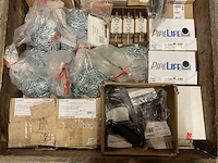 Partij installatiemateriaal - afbeelding 2 van  9