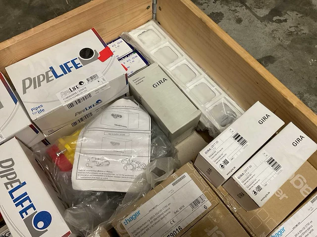 Partij installatiemateriaal - afbeelding 8 van  8
